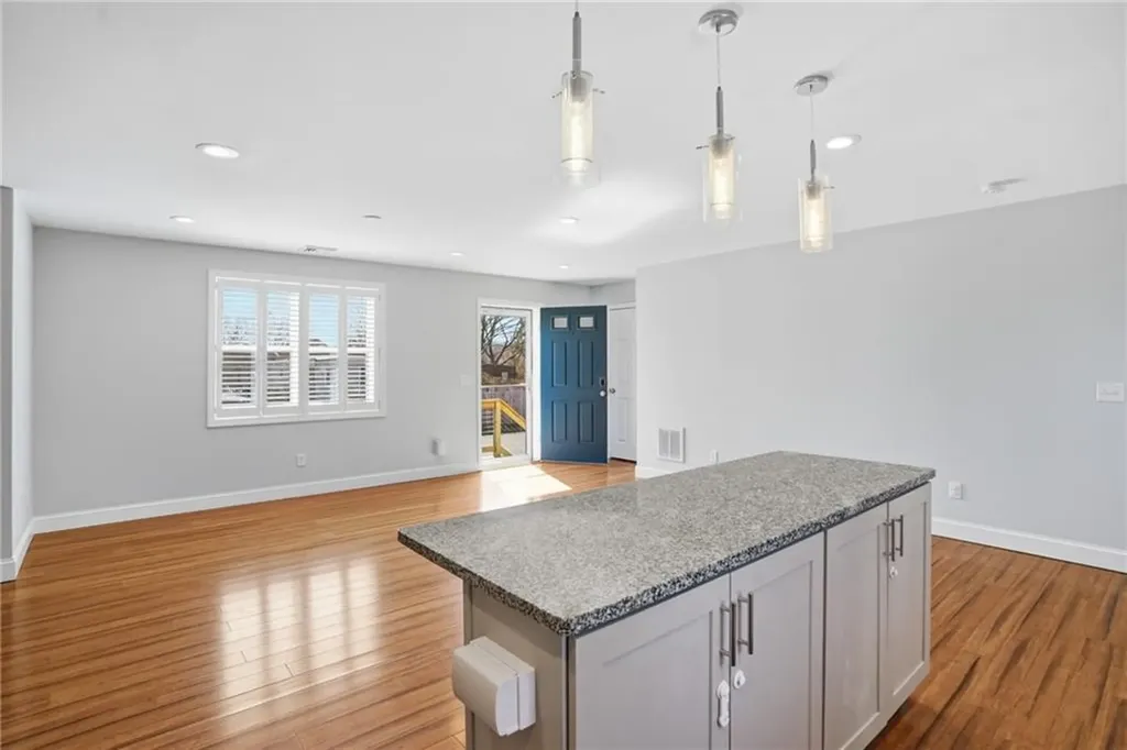 77 Walnut Street Portsmouth RI 02871