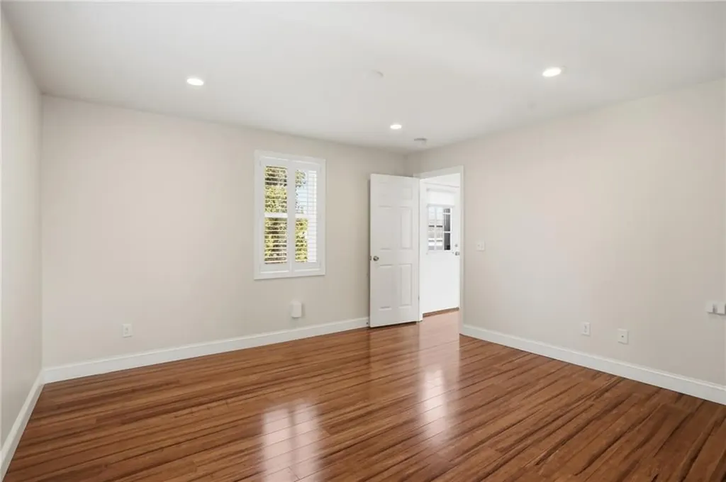 77 Walnut Street Portsmouth RI 02871