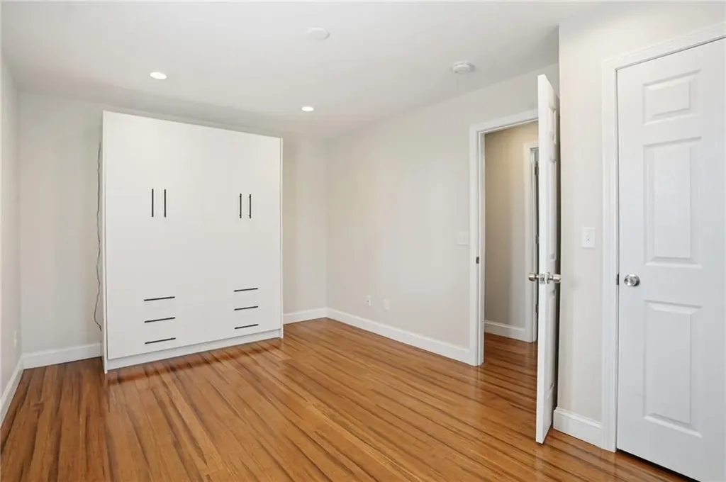77 Walnut Street Portsmouth RI 02871