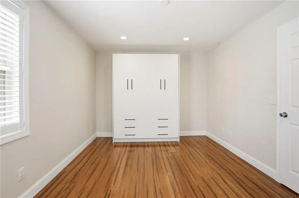 77 Walnut Street Portsmouth RI 02871