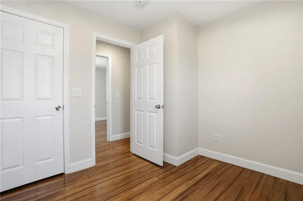 77 Walnut Street Portsmouth RI 02871
