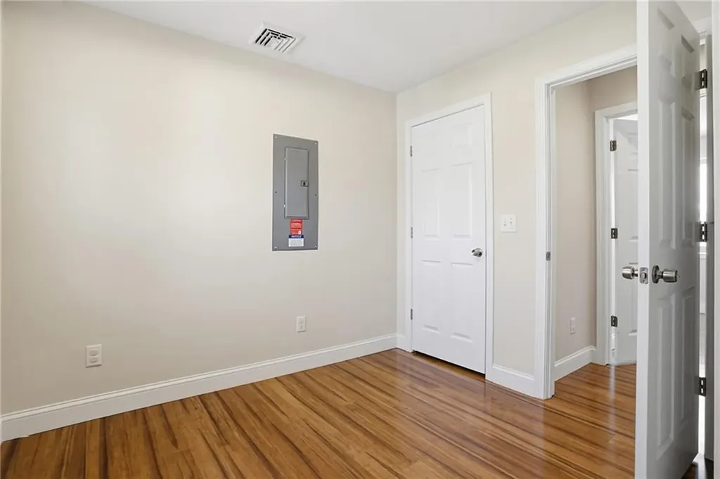 77 Walnut Street Portsmouth RI 02871