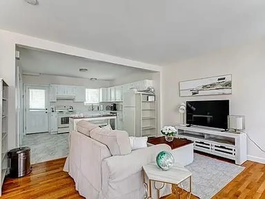 27 Thames Street Newport RI 02840