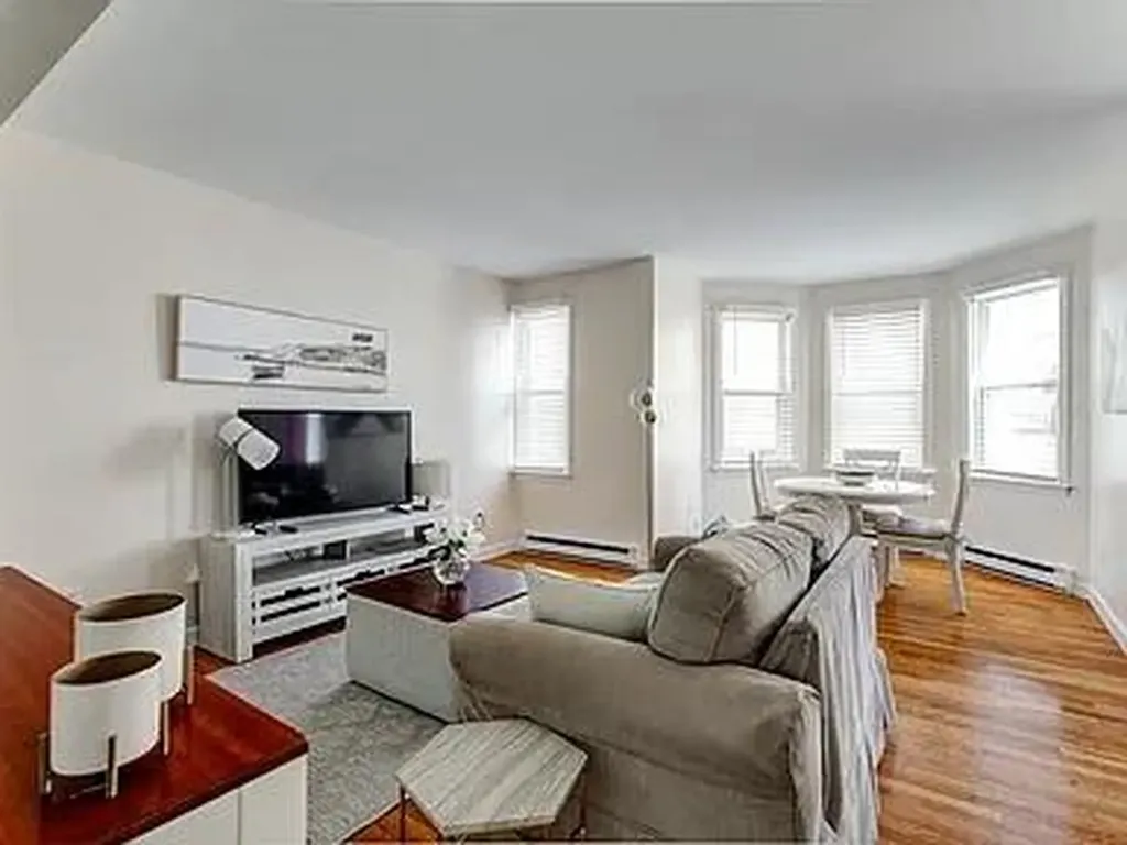 27 Thames Street Newport RI 02840