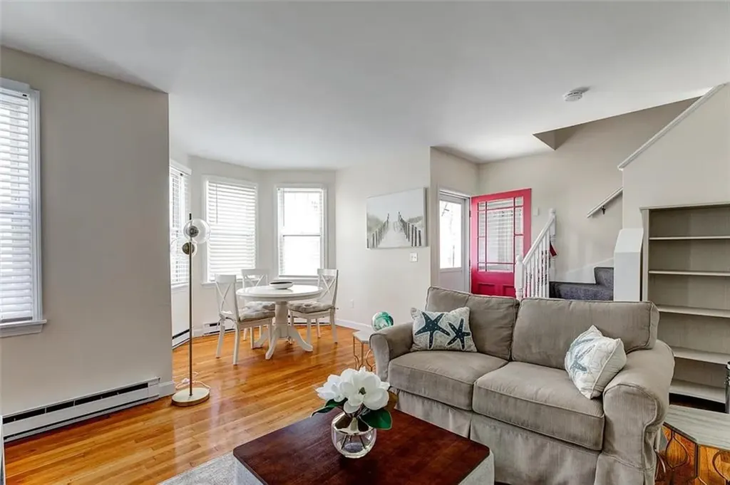 27 Thames Street Newport RI 02840