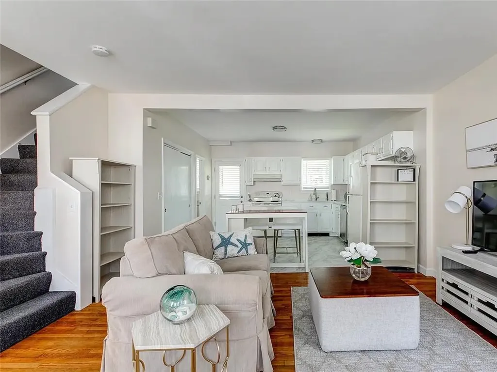 27 Thames Street Newport RI 02840