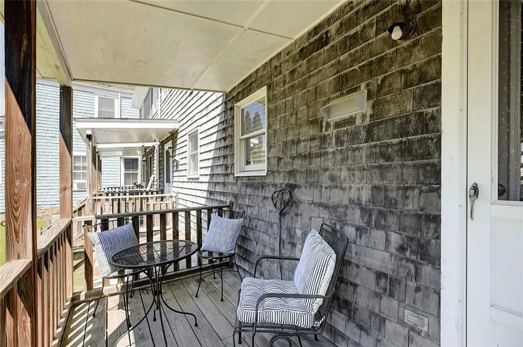 27 Thames Street Newport RI 02840