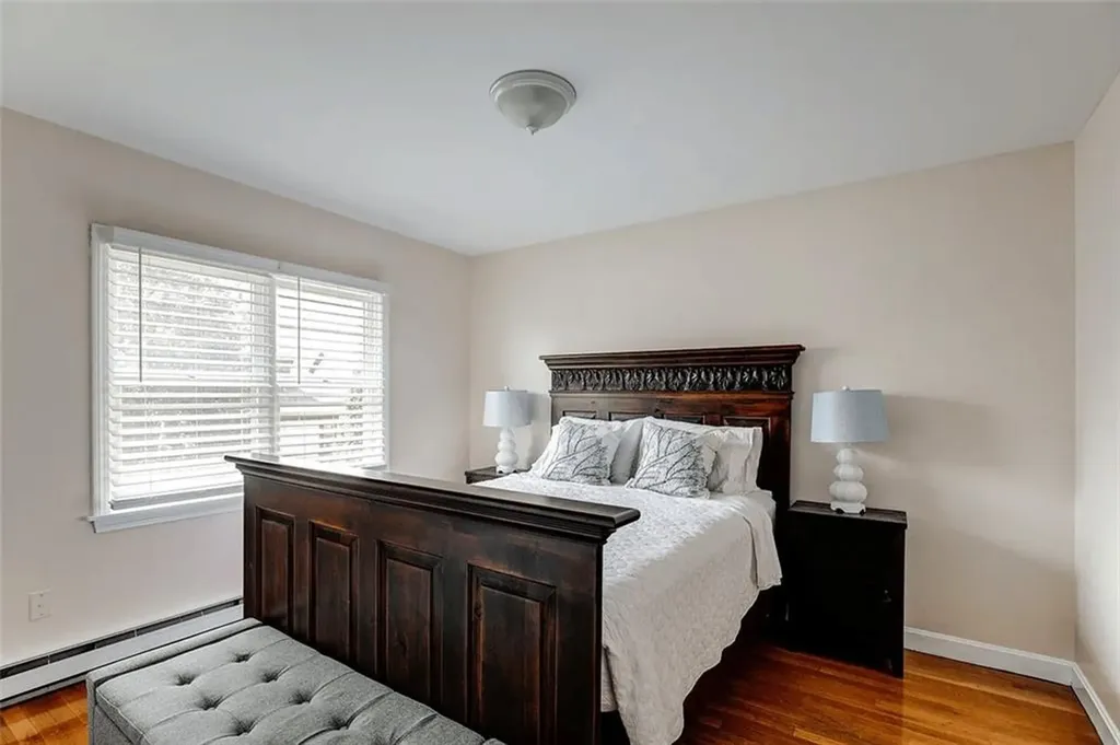 27 Thames Street Newport RI 02840