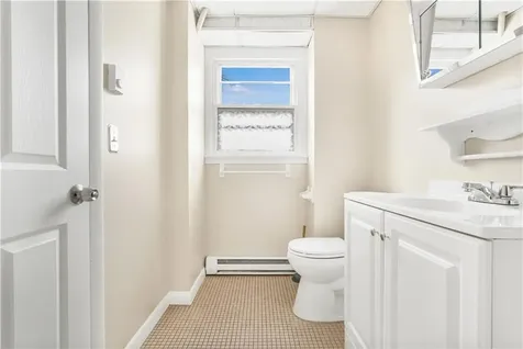 3421 Pawtucket Avenue East Providence RI 02915