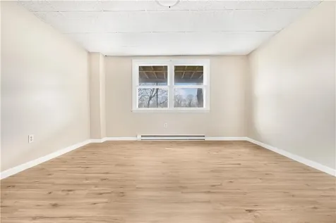 3421 Pawtucket Avenue East Providence RI 02915
