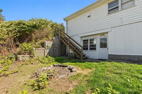 3421 Pawtucket Avenue East Providence RI 02915
