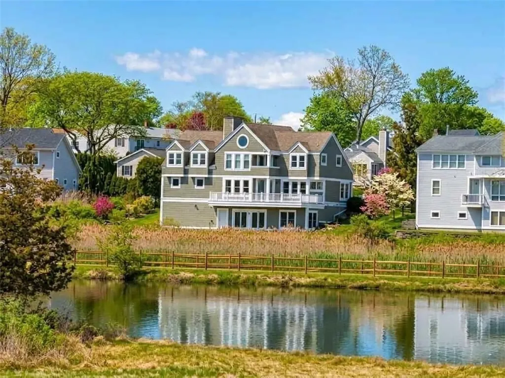 2 Overlook Drive Bristol RI 02809