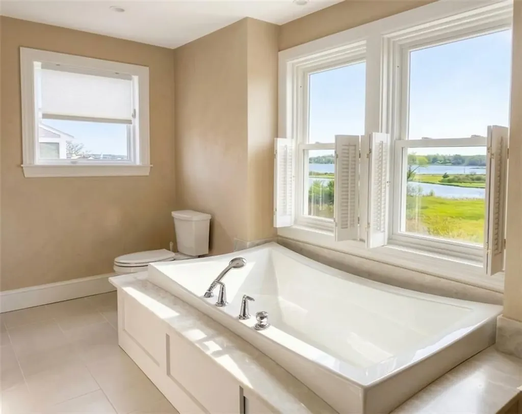 2 Overlook Drive Bristol RI 02809