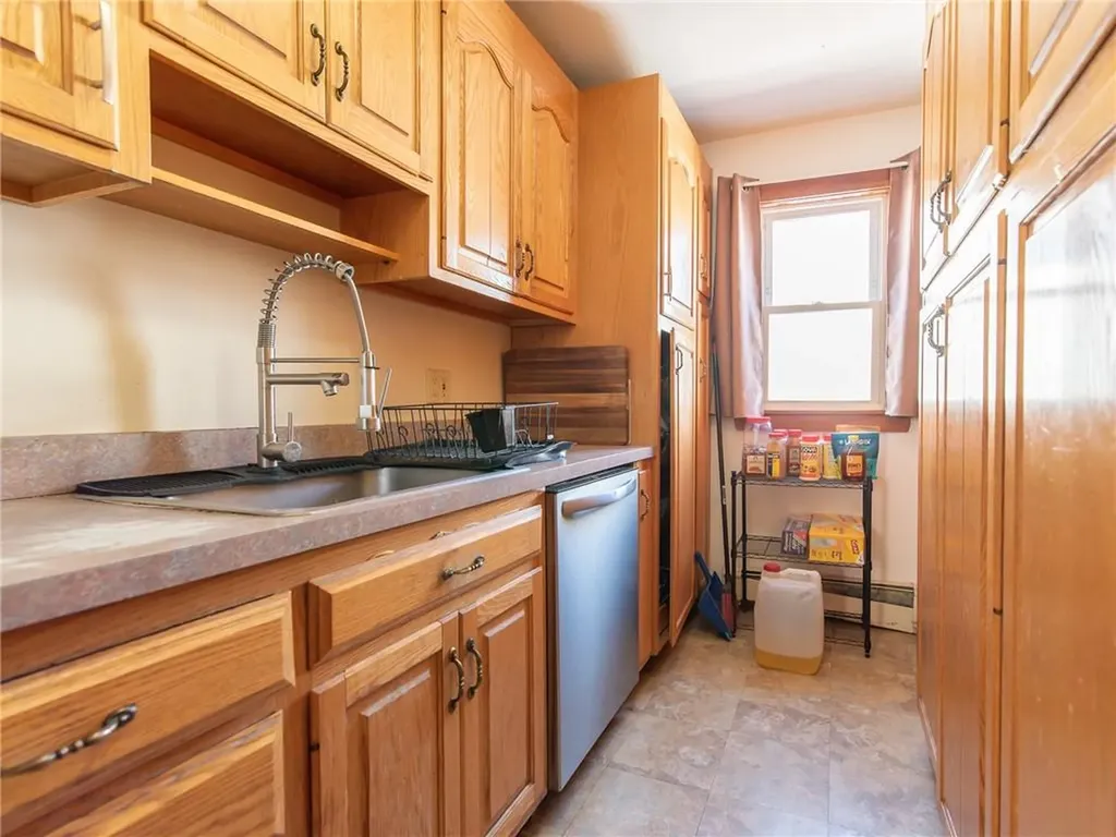 217 4th Avenue Woonsocket RI 02895