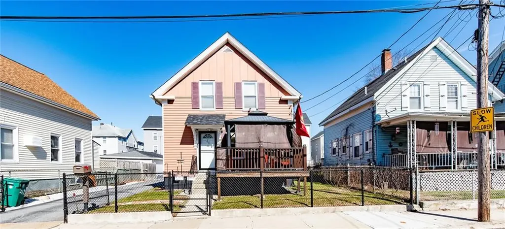 217 4th Avenue Woonsocket RI 02895