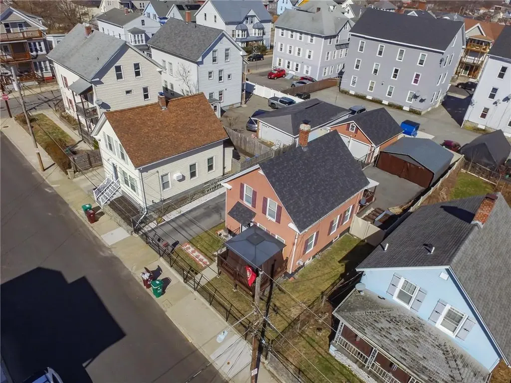 217 4th Avenue Woonsocket RI 02895