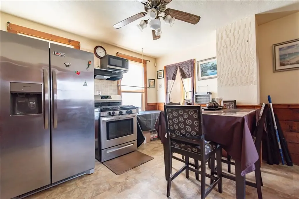 217 4th Avenue Woonsocket RI 02895