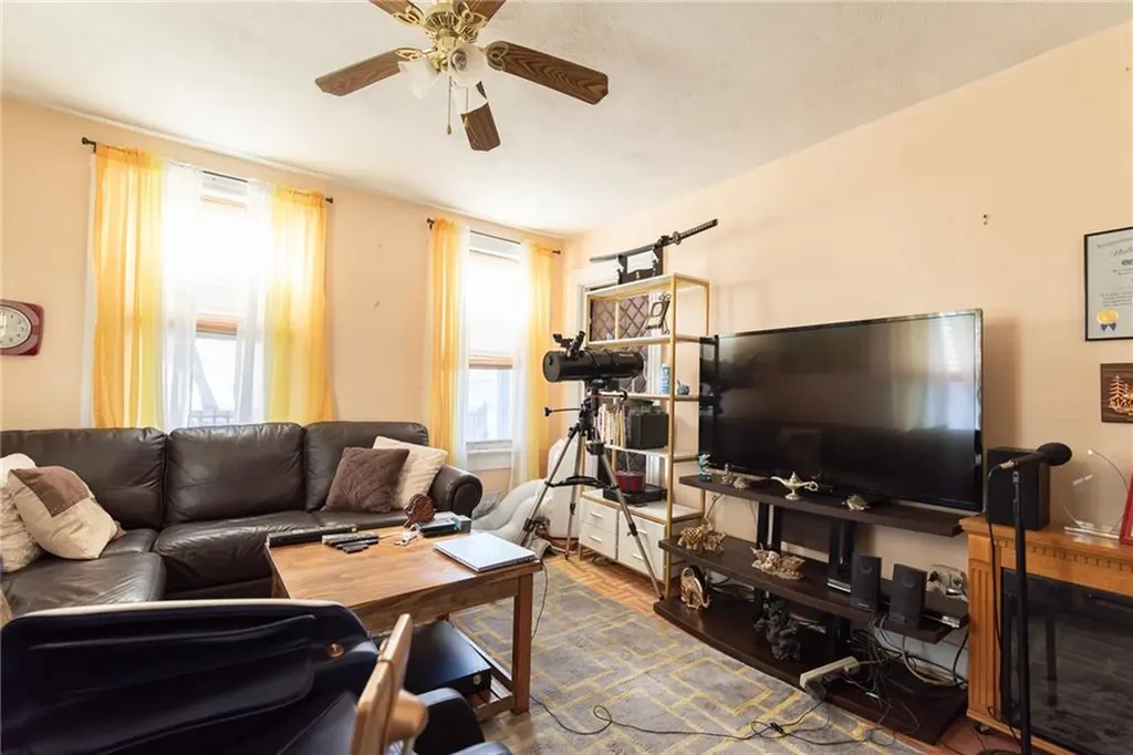 217 4th Avenue Woonsocket RI 02895