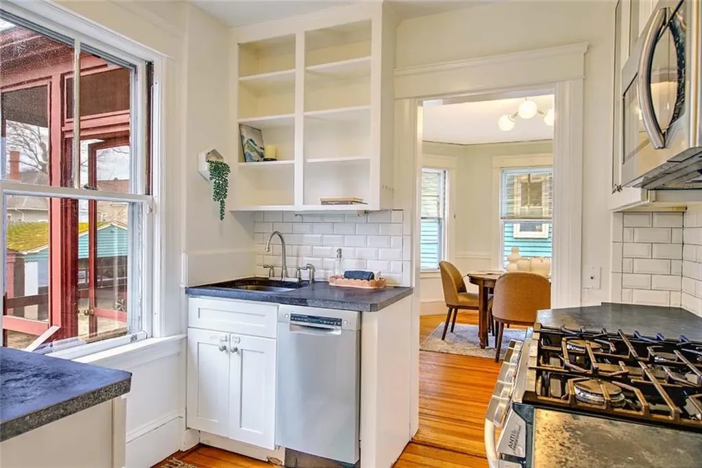 15 Firglade Avenue Providence RI 02906