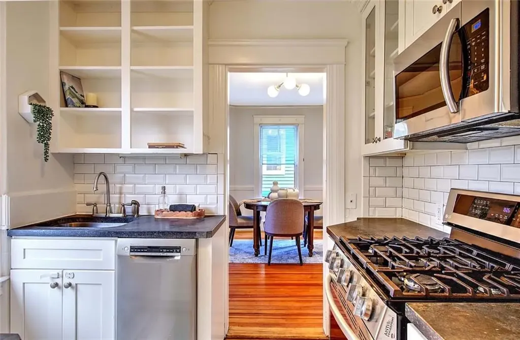15 Firglade Avenue Providence RI 02906