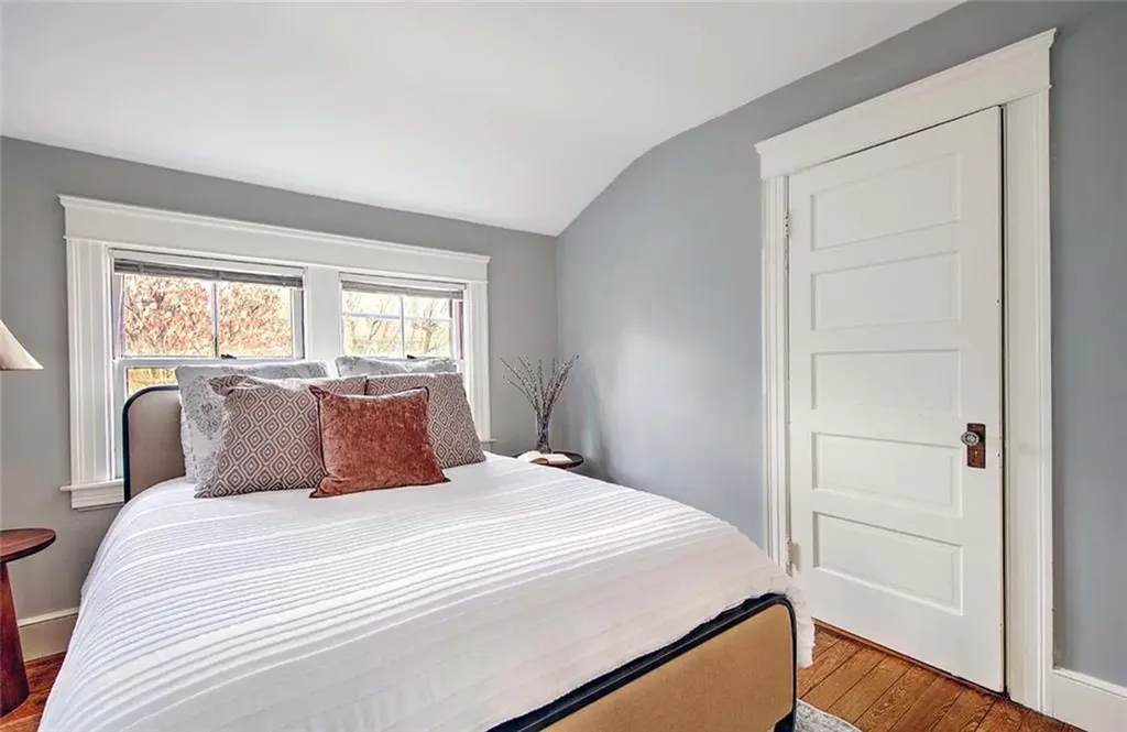 15 Firglade Avenue Providence RI 02906