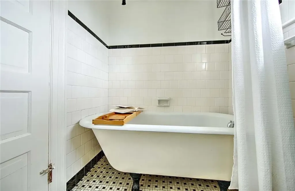 15 Firglade Avenue Providence RI 02906