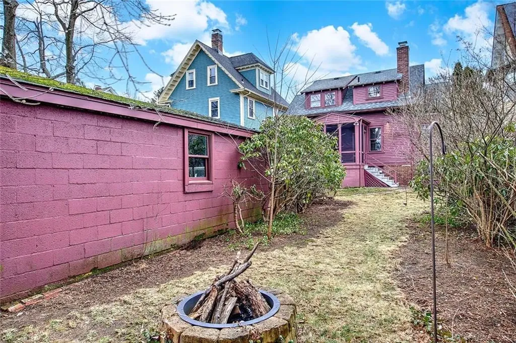 15 Firglade Avenue Providence RI 02906