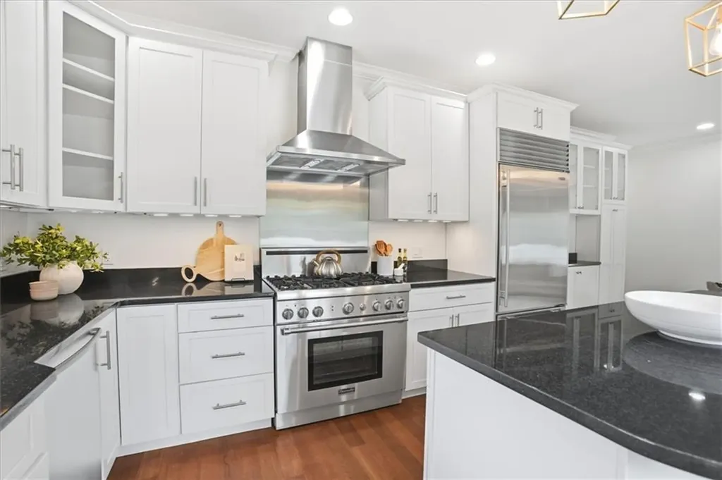 32 Mount Avenue Providence RI 02906