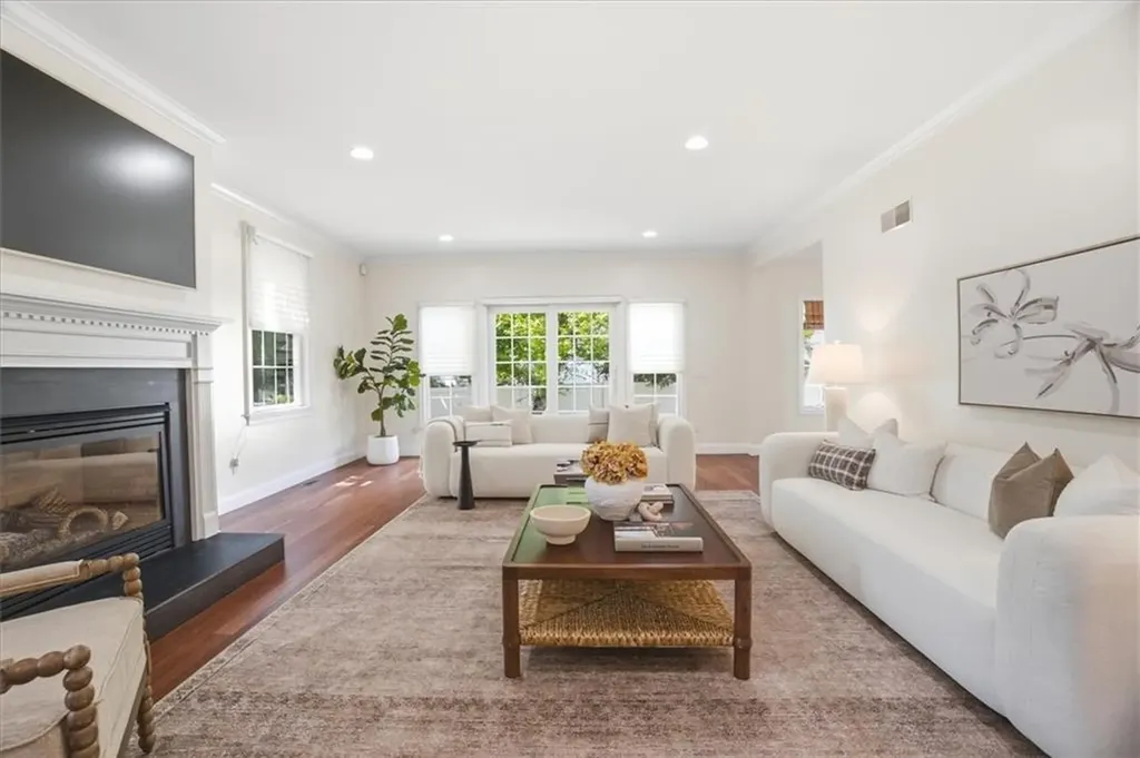 32 Mount Avenue Providence RI 02906