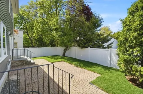 32 Mount Avenue Providence RI 02906