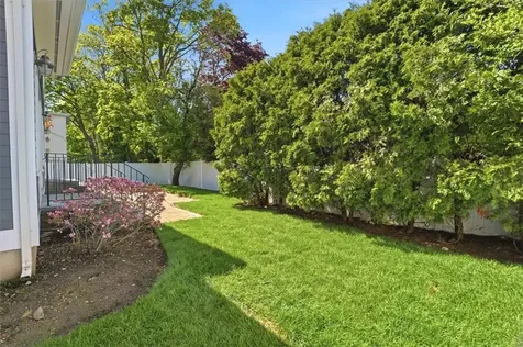 32 Mount Avenue Providence RI 02906