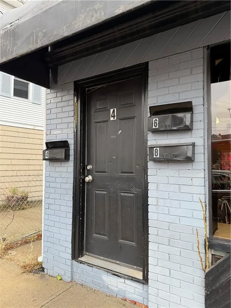 4 Gansett Avenue Cranston RI 02920