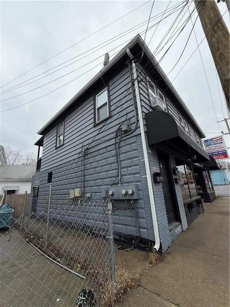 4 Gansett Avenue Cranston RI 02920