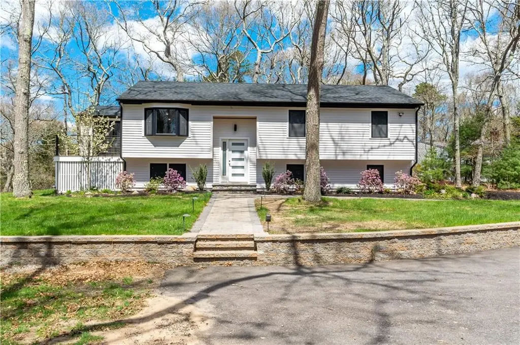 433 Gravelly Hill Road South Kingstown RI 02879