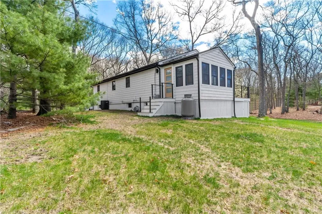 433 Gravelly Hill Road South Kingstown RI 02879