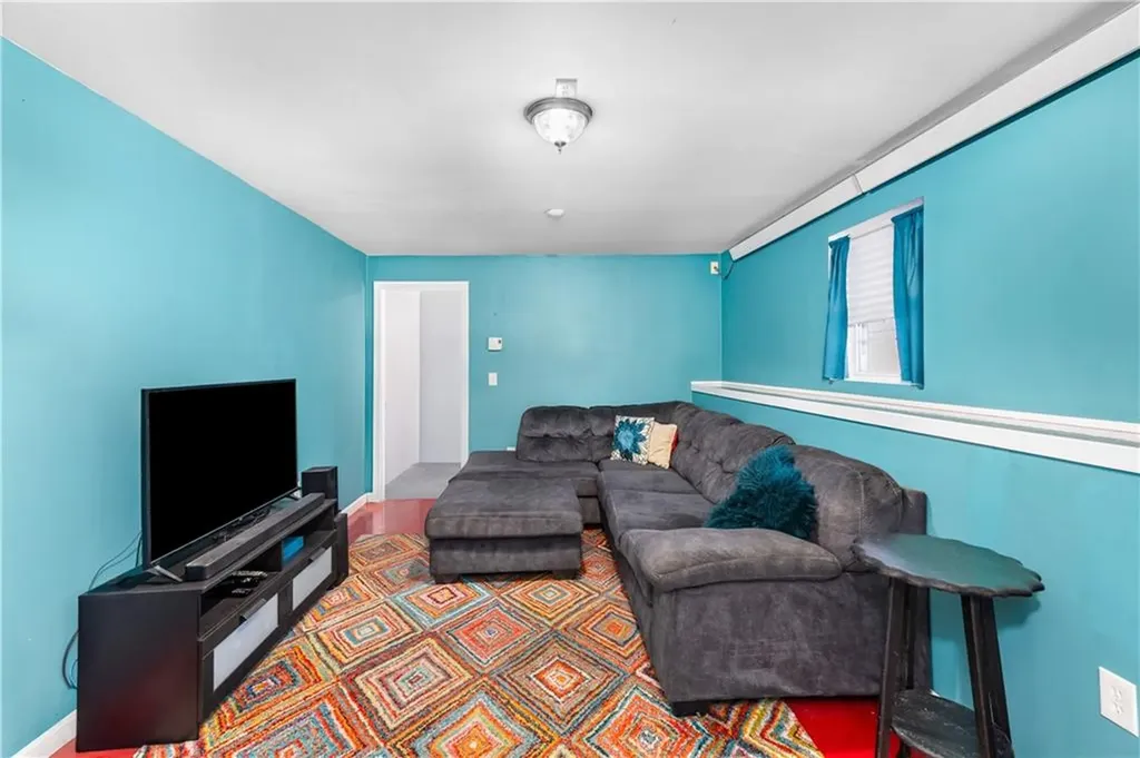 546 River Road Lincoln RI 02865