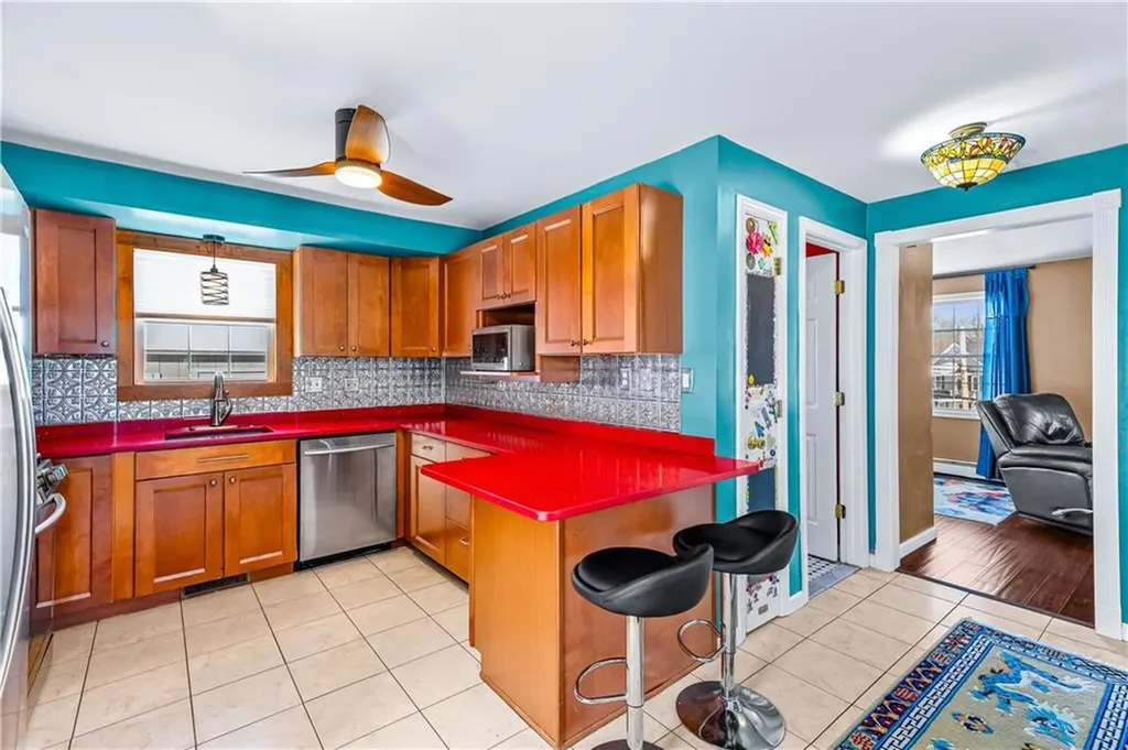 546 River Road Lincoln RI 02865