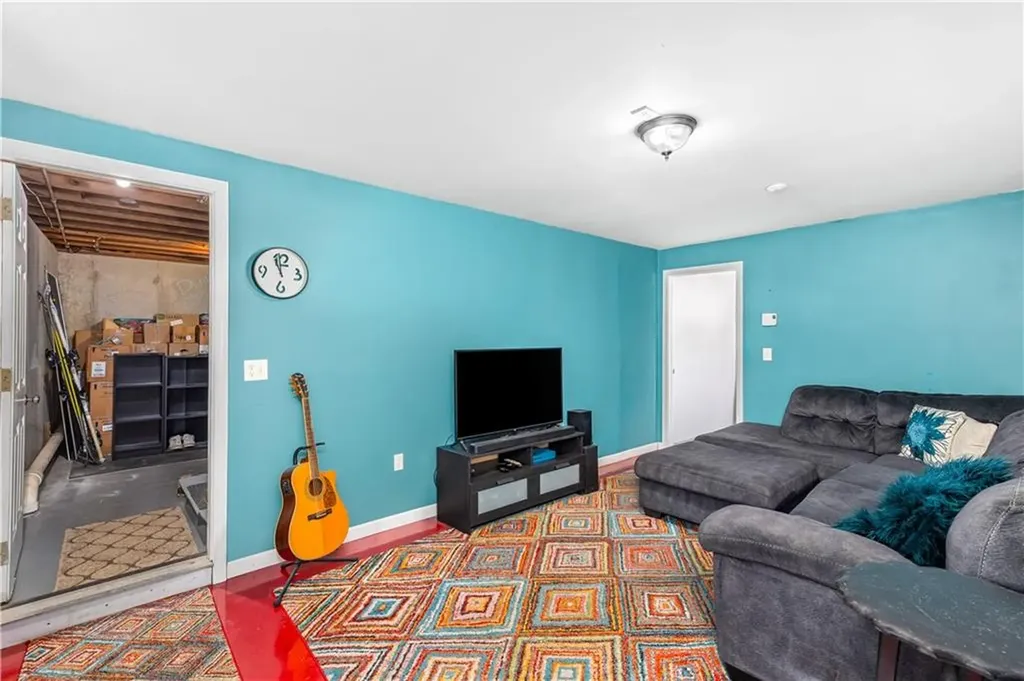 546 River Road Lincoln RI 02865