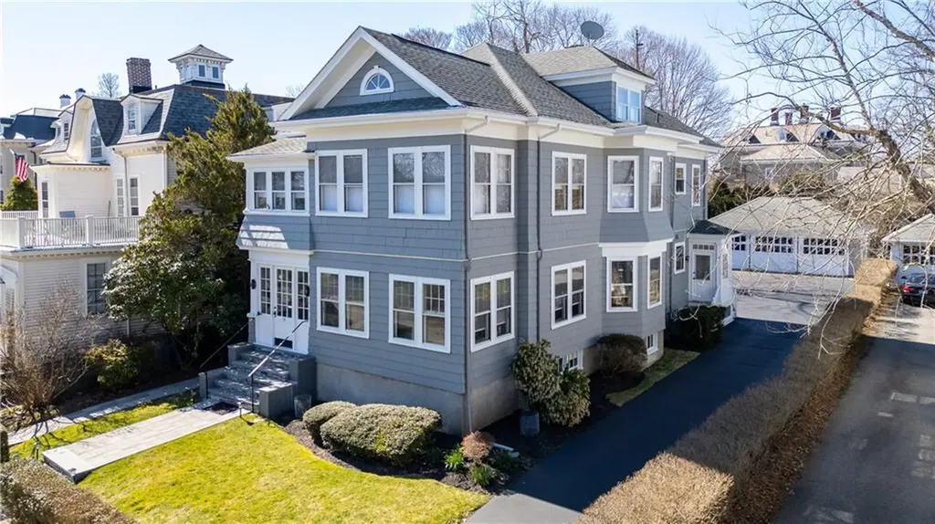 75 Ayrault Street Newport RI 02840