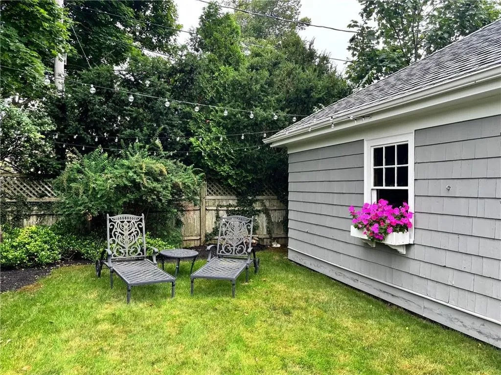 75 Ayrault Street Newport RI 02840