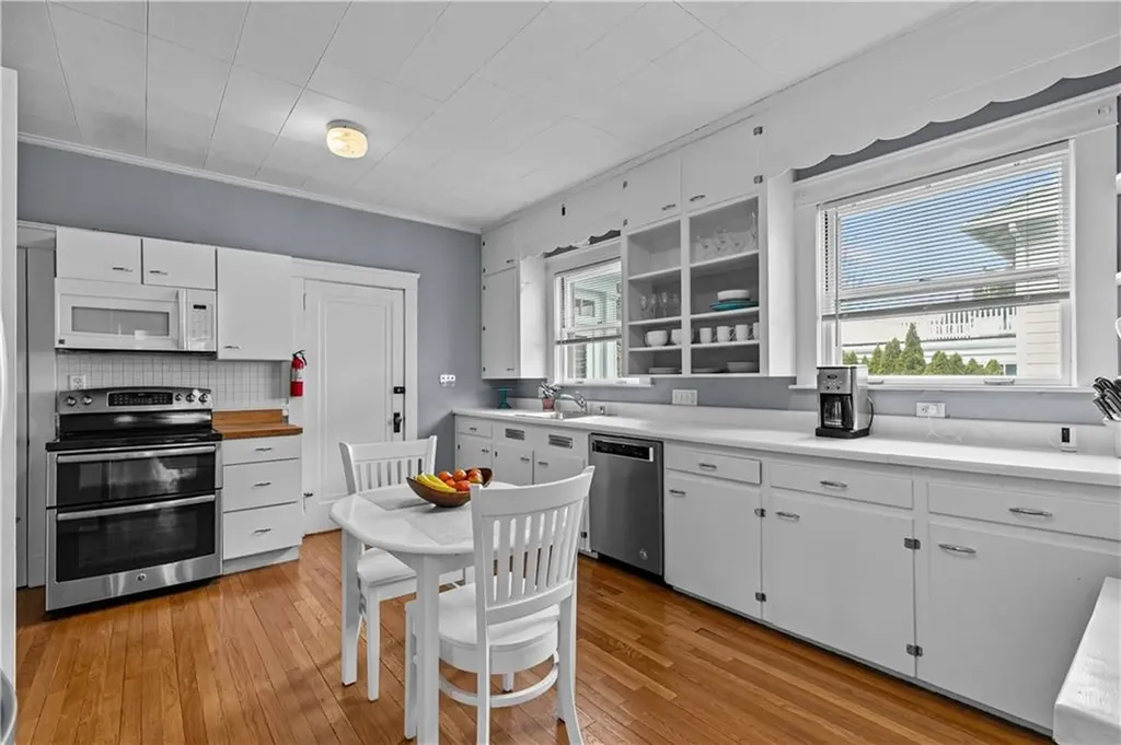 75 Ayrault Street Newport RI 02840