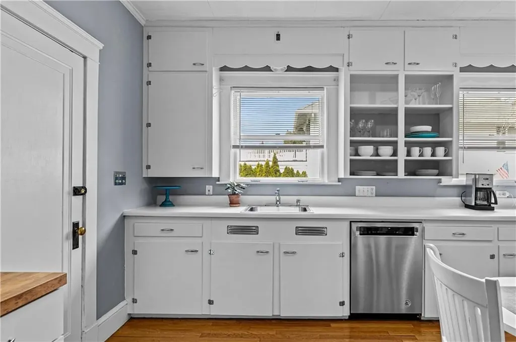 75 Ayrault Street Newport RI 02840