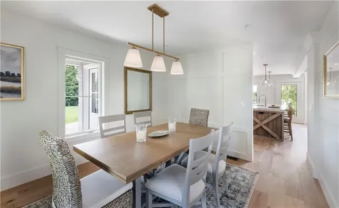 2040 East Main Road Portsmouth RI 02871
