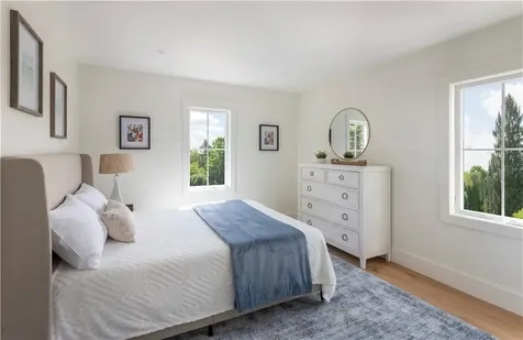2040 East Main Road Portsmouth RI 02871