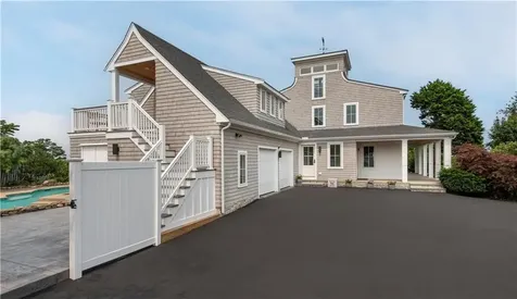 2040 East Main Road Portsmouth RI 02871