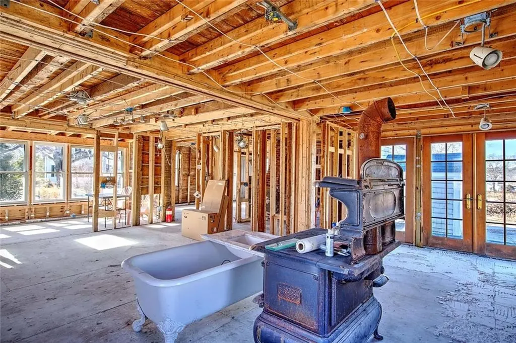 408 Hix Bridge Road Westport MA 02790