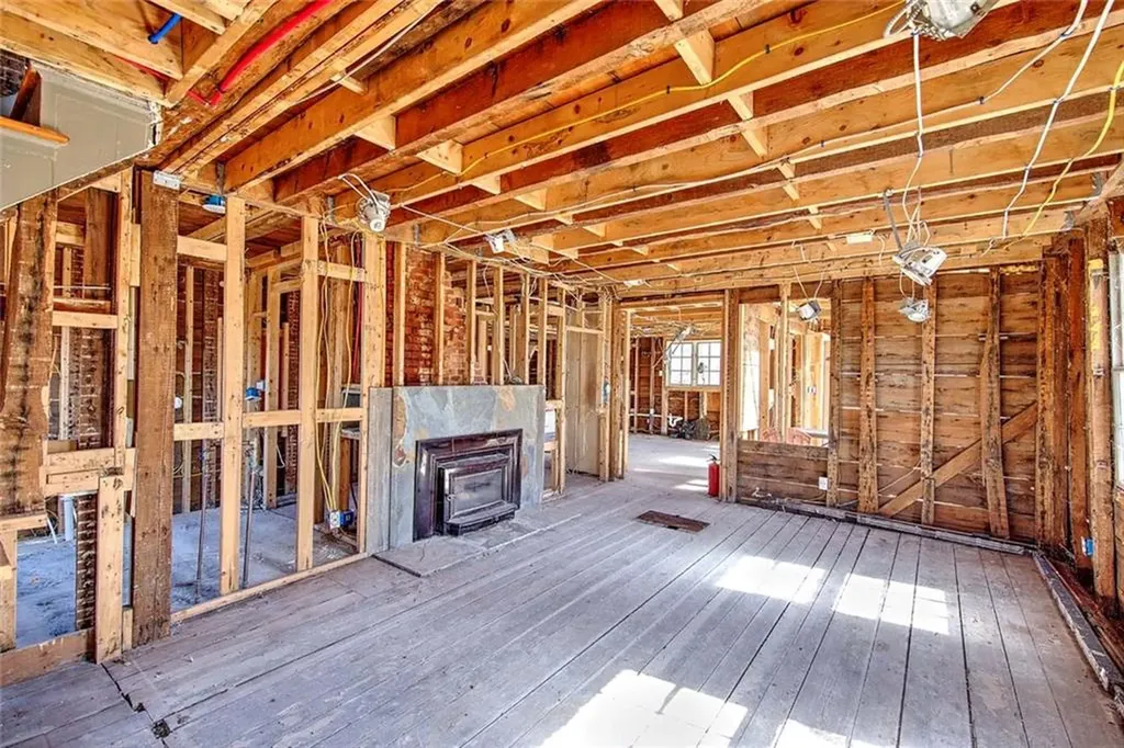 408 Hix Bridge Road Westport MA 02790