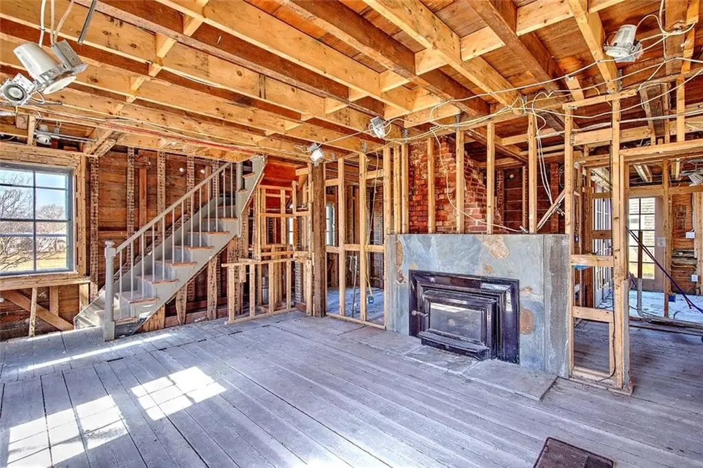 408 Hix Bridge Road Westport MA 02790