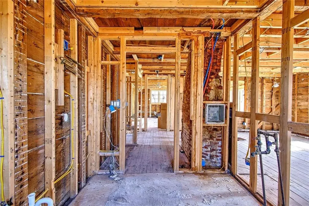 408 Hix Bridge Road Westport MA 02790
