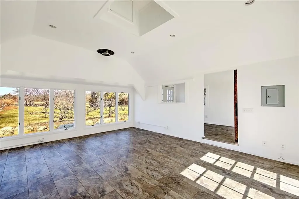 408 Hix Bridge Road Westport MA 02790